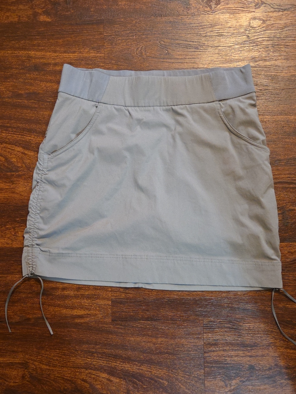 Columbia Women's Ruched Skort Size Medium.